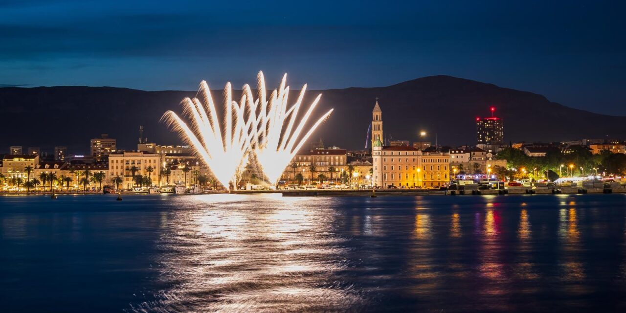 Split: Vatromet povodom Dana državnosti