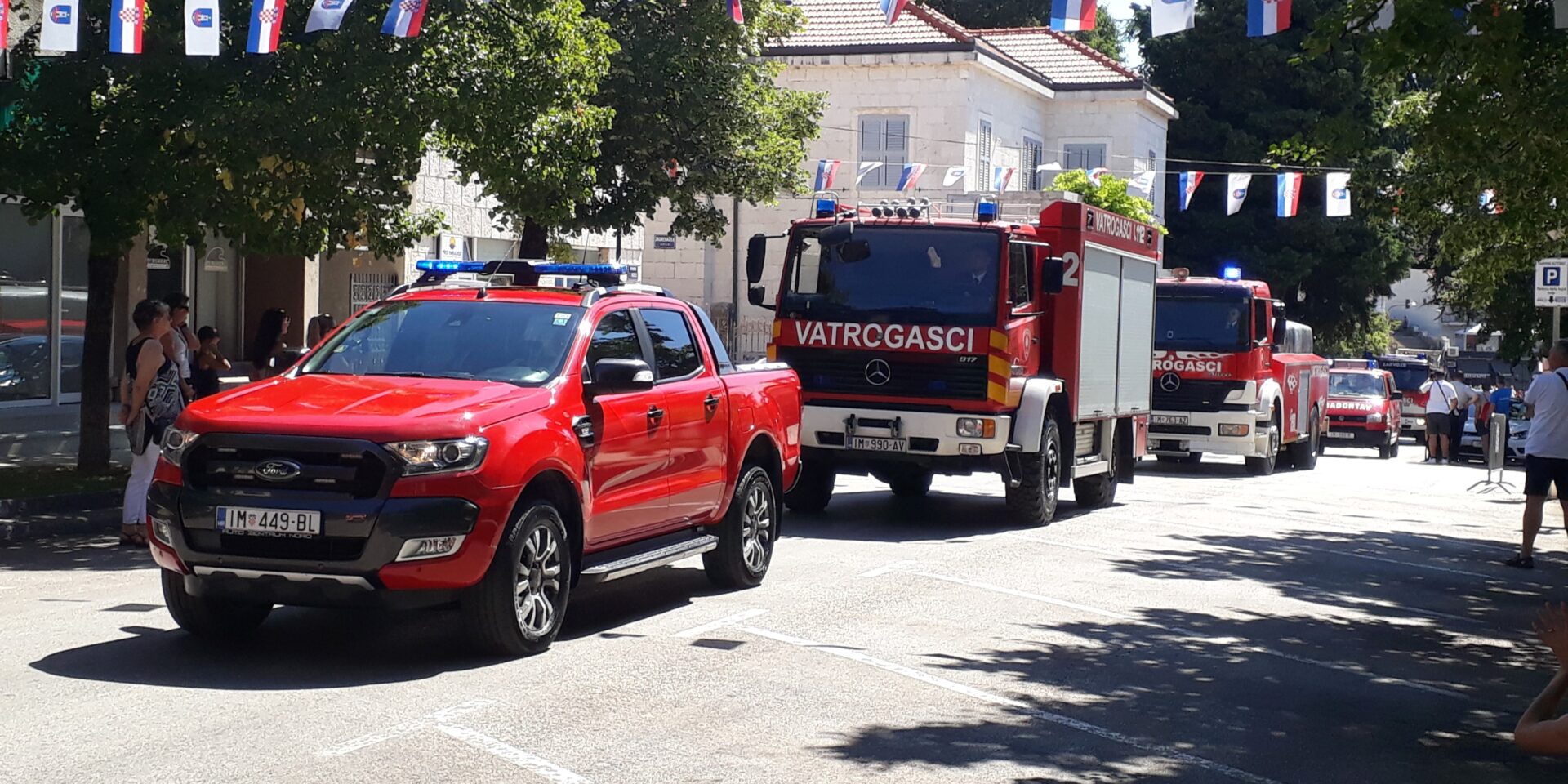 Vatrogasni defile kroz Imotski – 021 portal