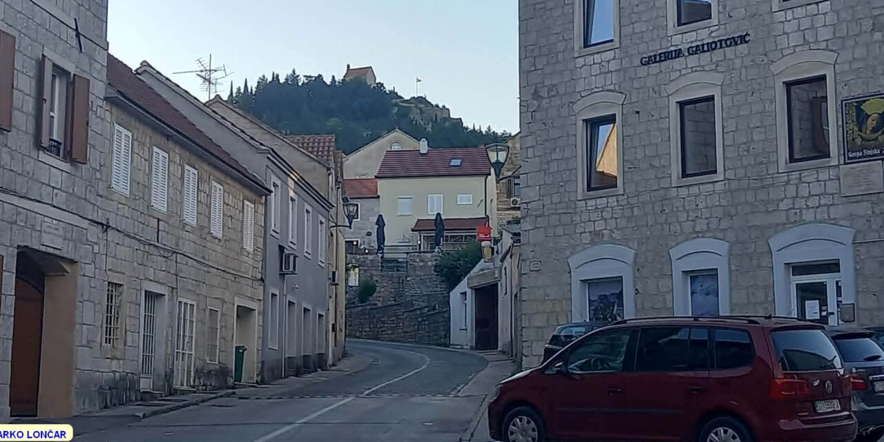 Grad Sinj panorama2 – najava 021 portal