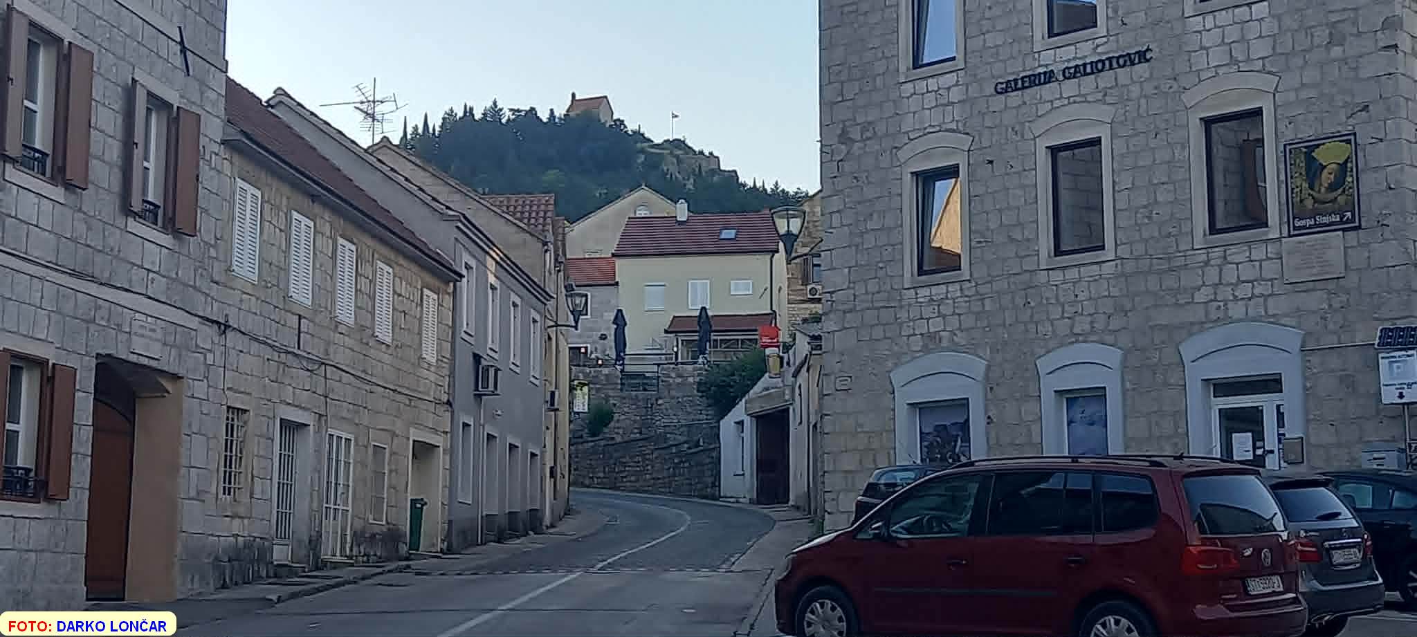 Grad Sinj panorama2 – najava 021 portal