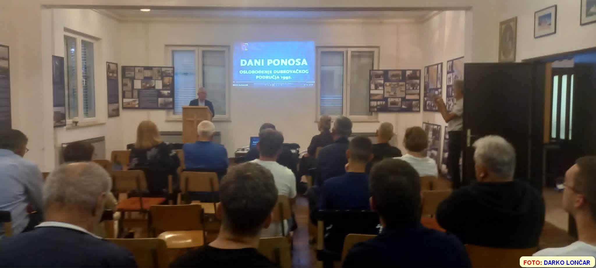 Izložba Dani ponosa Drum2 publika – 021 portal
