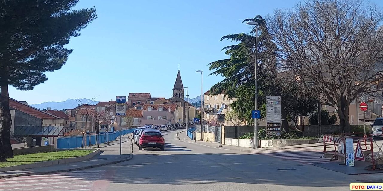 Đir po gradu Makarska2 – najava 021 portal
