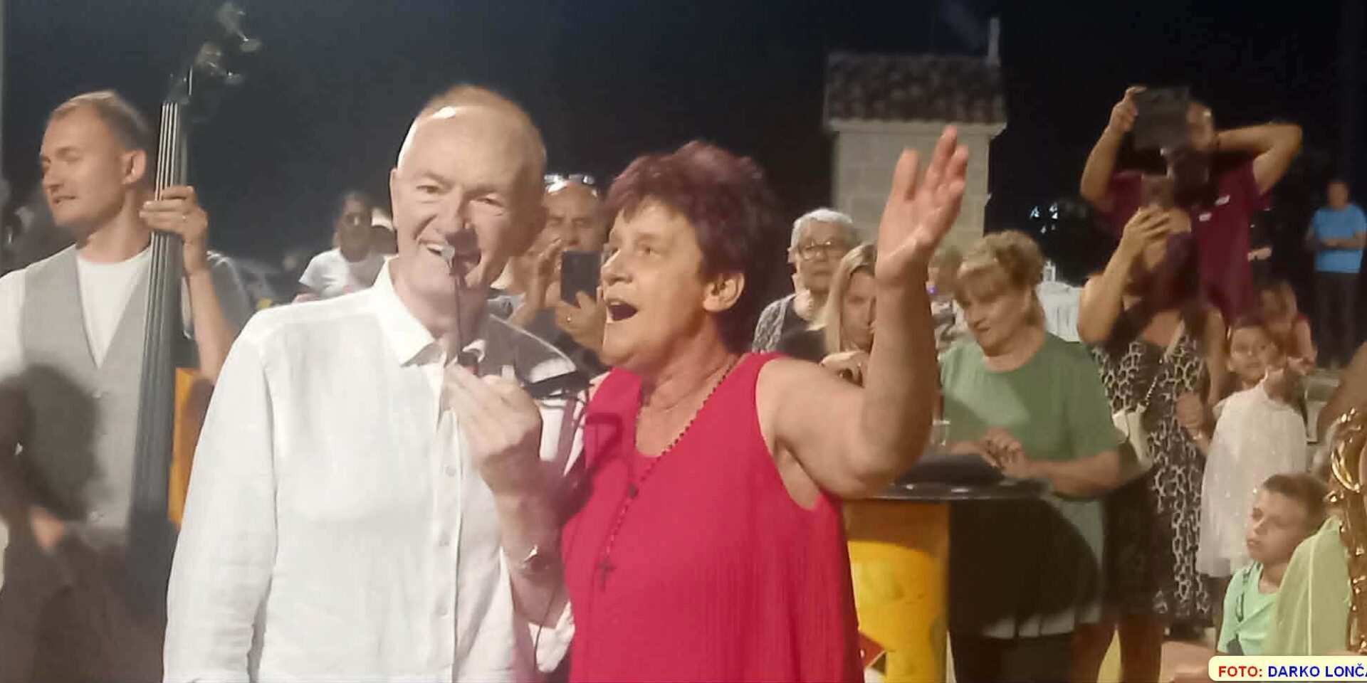 Mate Bulić s mještanima Gornjih Brela – izvještaj 021 portal