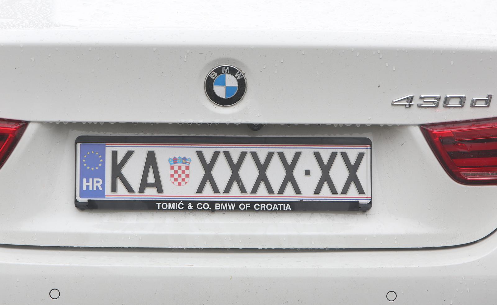 Karlovac: Neobi?na registarska oznaka na BMW-u sa �est slova “X”