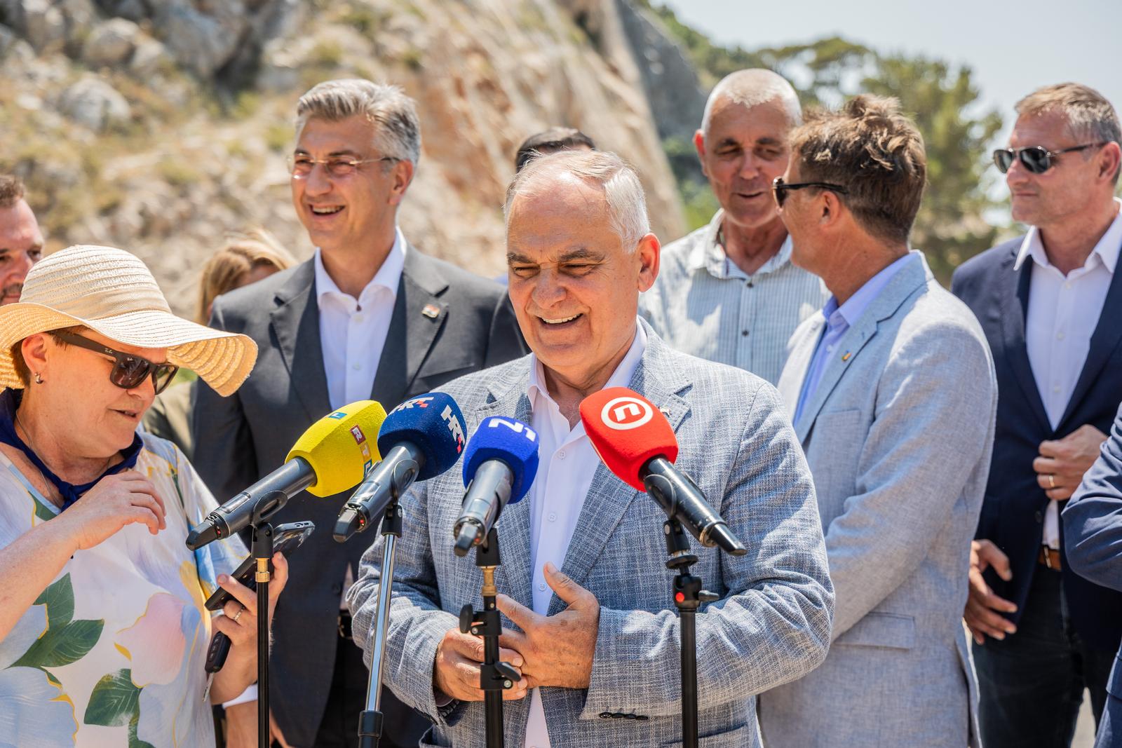 Andrej Plenković obišao je novu prometnicu Sveta Nedjelja-Dubovica na otoku Hvaru
