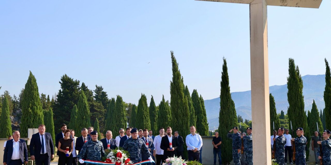 Split: Položeni vijenci povodom Dana pobjede i domovinske zahvalnosti, Dana hrvatskih branitelja i 31. obljetnice VRO Oluja