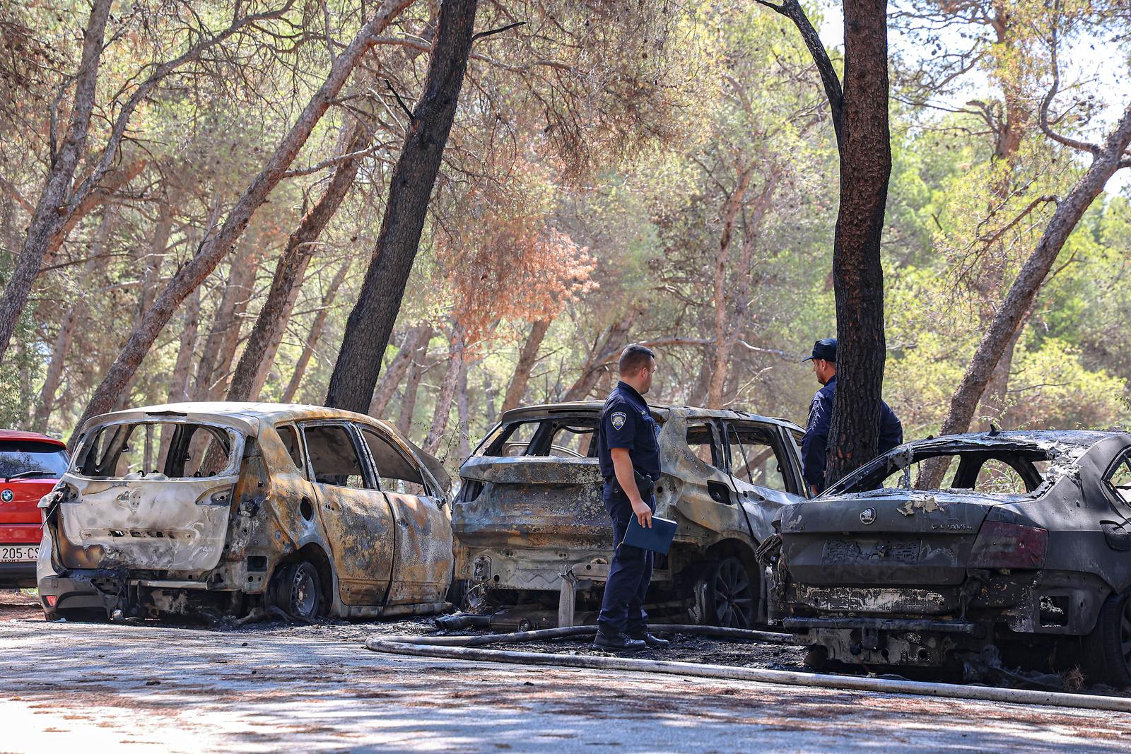 Seget Donji: Izgorjela tri automobila u kompleksu Hotela Medena
