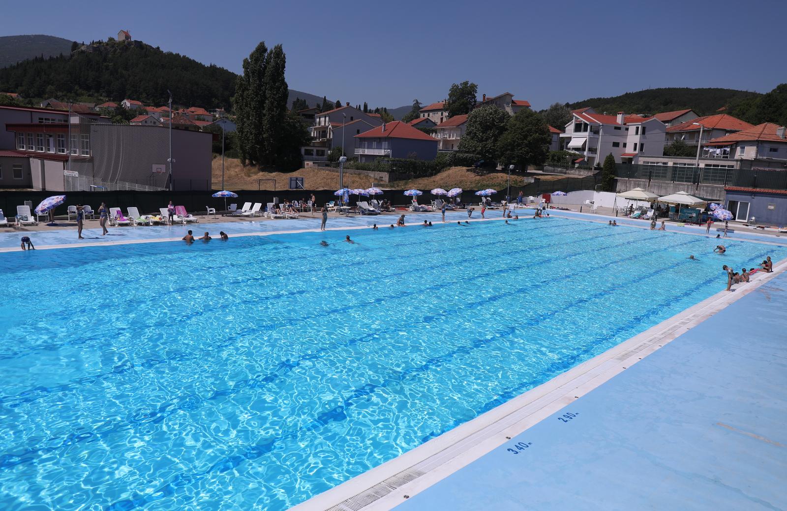 Zbog velikih vrućina olimpijski bazen u Sinju zatvara se u podne
