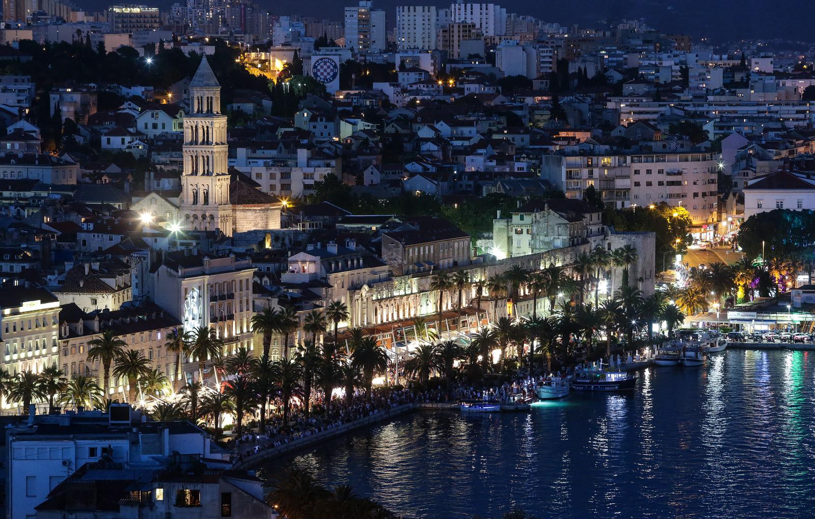 Pogled na Split no?u