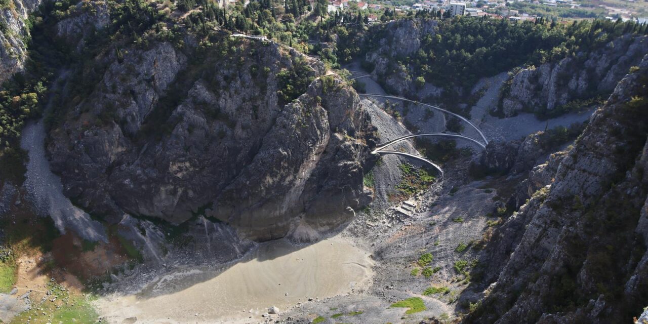 Imotski: Presušilo Modro jezero