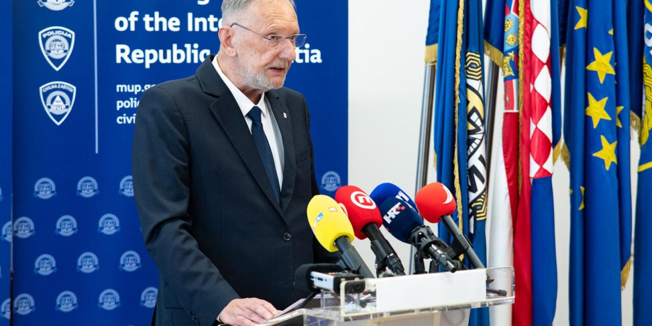 Zagreb: Davor Božinović predstavio Nacrt Zakona o izmjenama i dopunama Zakona o sigurnosti prometa na cestama