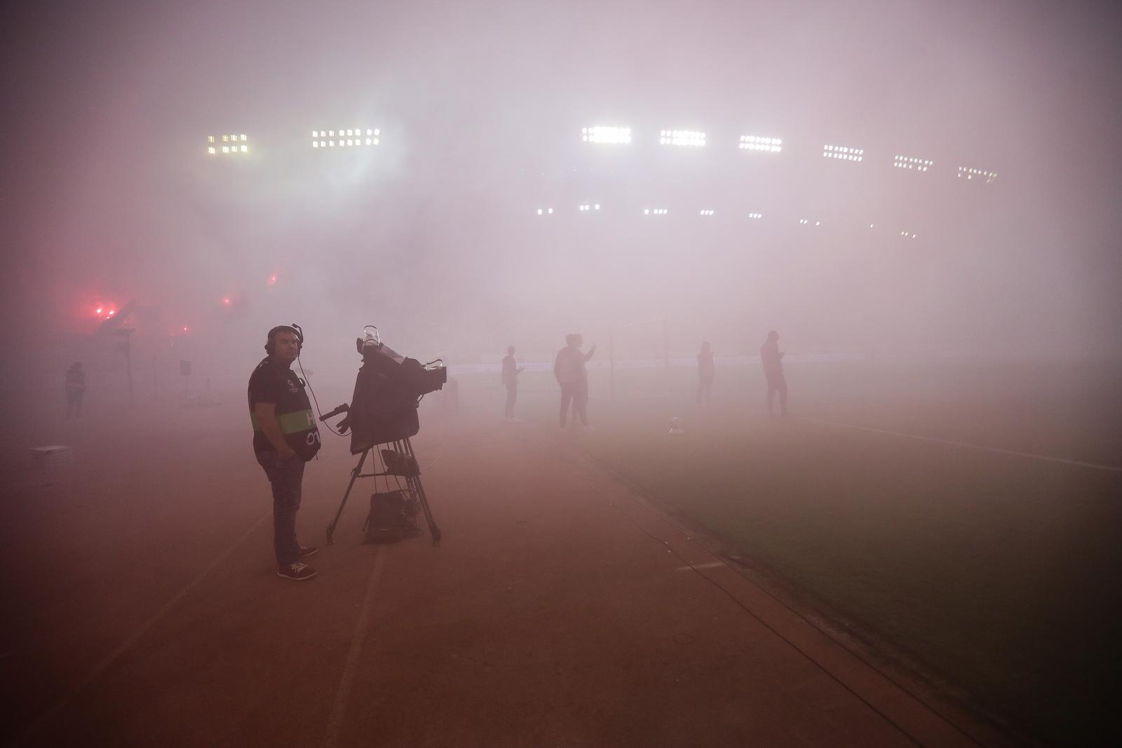 Zbog bakljade prekinuta utakmica između Hajduka i Ajaxa