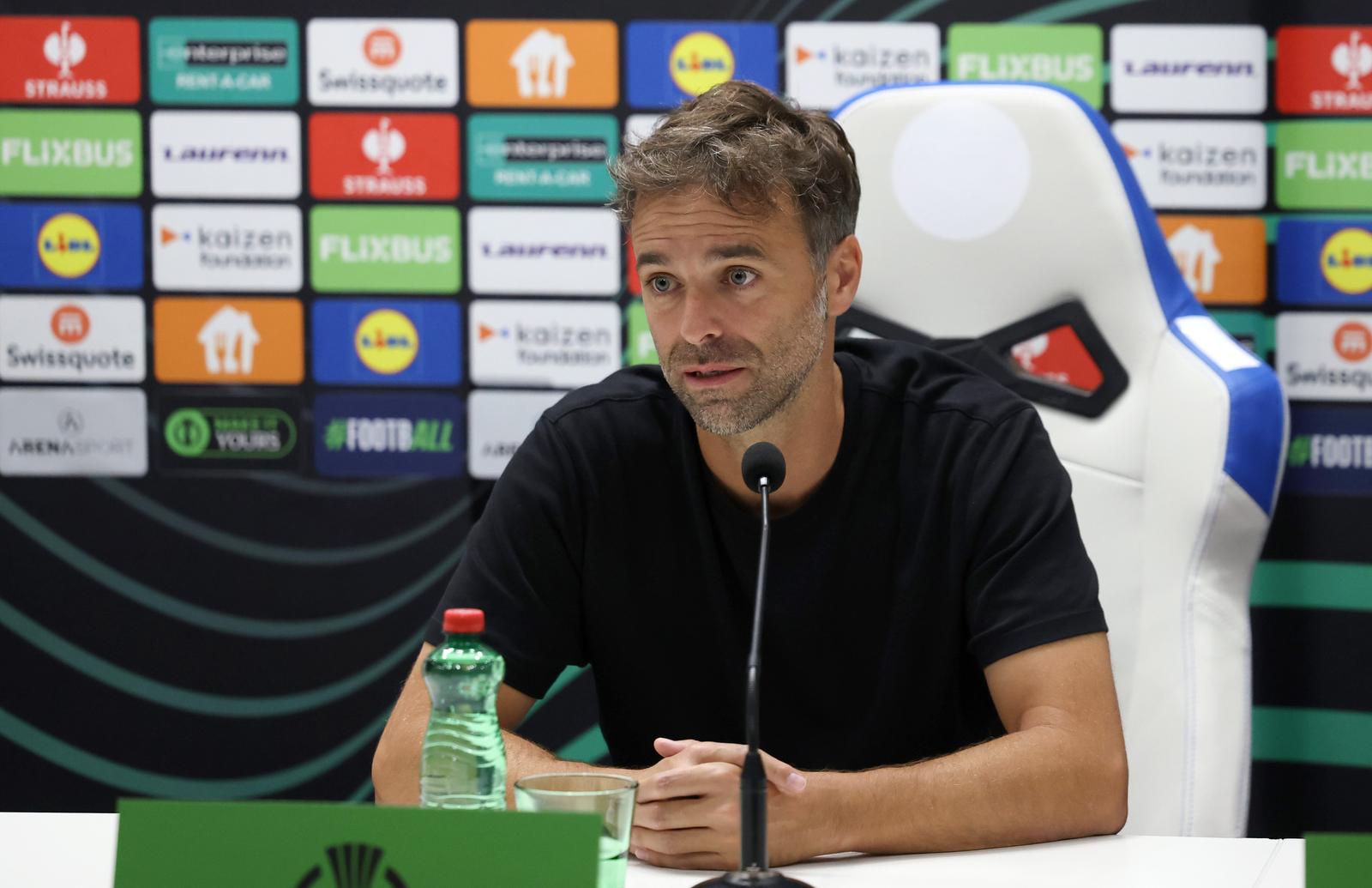Konferencija za medije nakon utakmice Hajduka i Ajaxa